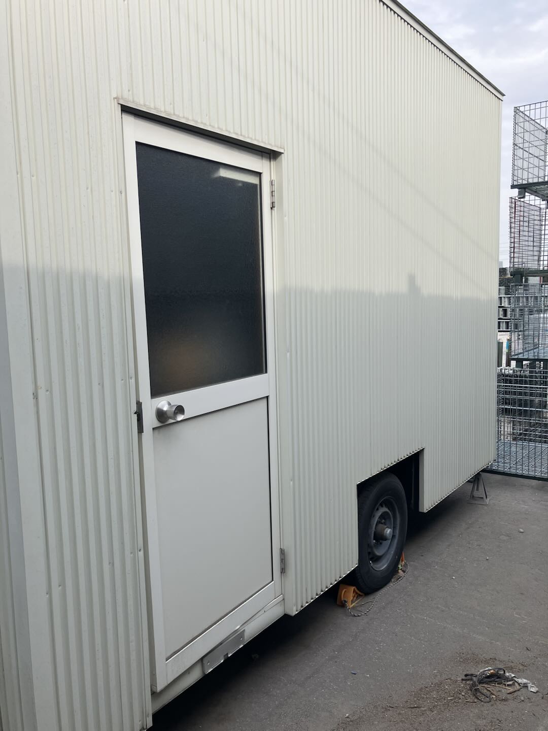 トレーラーハウス　仮設